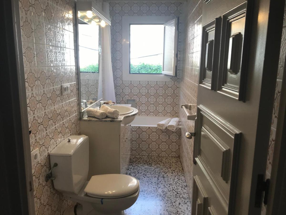 Far Bay Apartment Росес Екстериор снимка